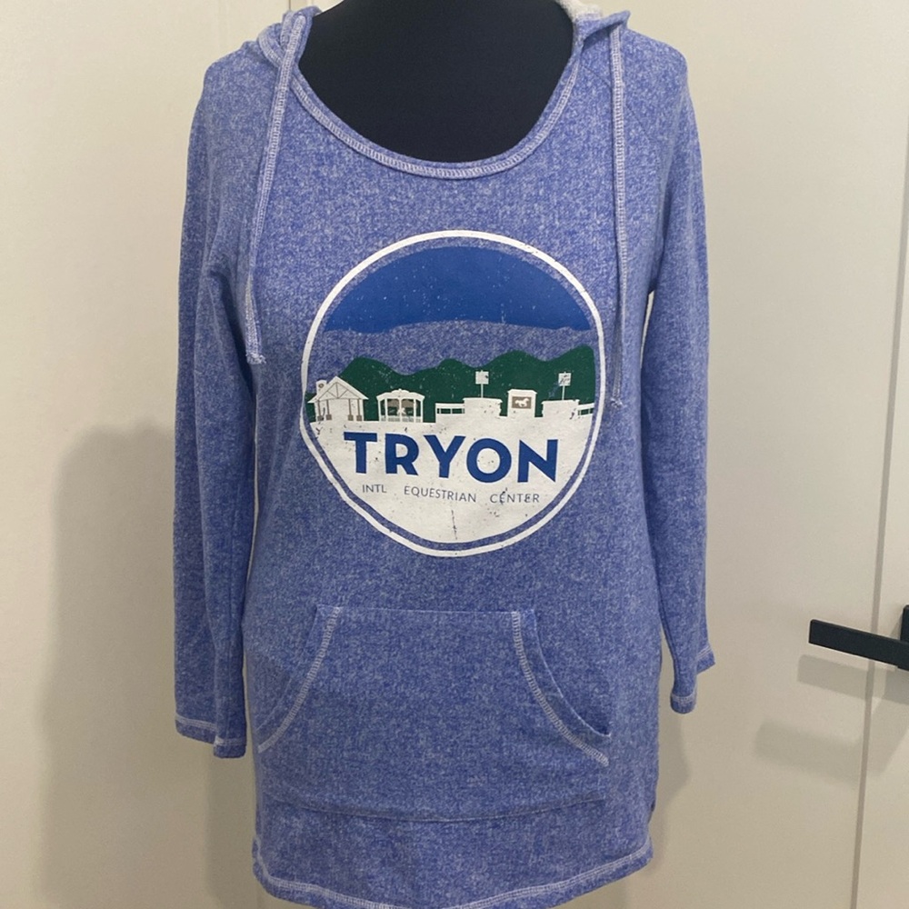 TRYON INTL EQUESTRIAN CENTER Long Sleeve HOODIE |Size Large